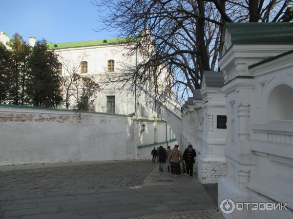 спуск у пещерам