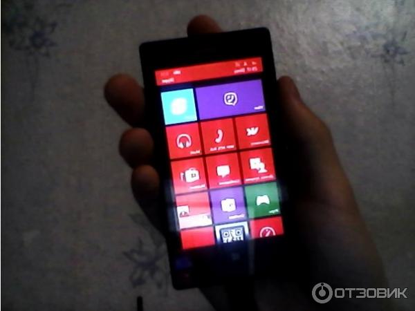 Мобильный телефон Nokia Lumia 520 фото