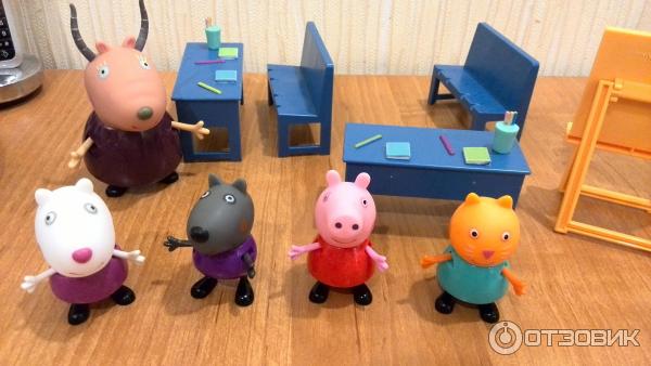 Игровой набор Peppa Pig Идем в школу фото