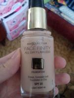 Тональный крем Max Factor Facefinity 3 in 1 фото
