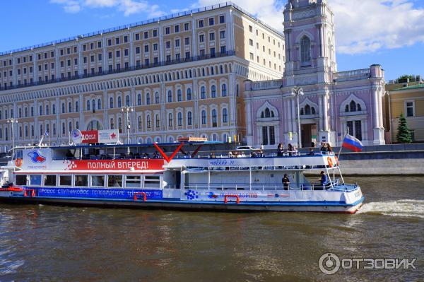 Прогулка на речном трамвайчике по Москве-реке (Россия, Москва) фото