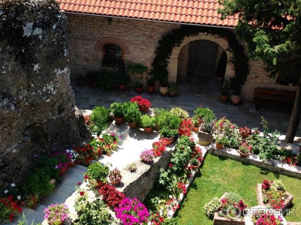 Женский монастырь