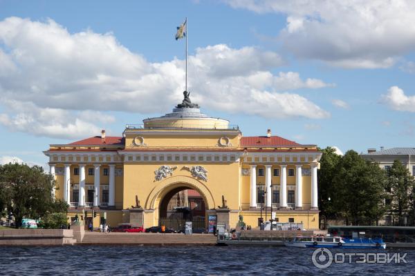 Экскурсия по рекам и каналам Невы (Россия, Санкт-Петербург) фото