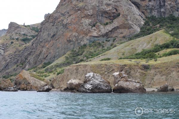 Морские прогулки вдоль потухшего вулкана Кара-даг на Веге