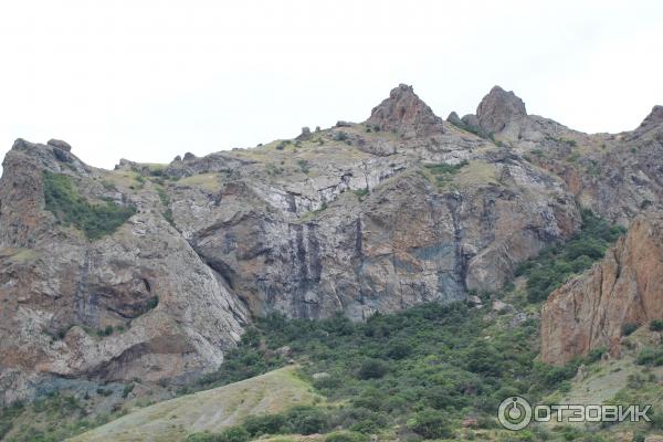 Морские прогулки вдоль потухшего вулкана Кара-даг на Веге