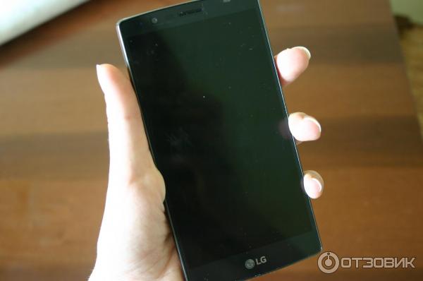 lg g4 в женской руке