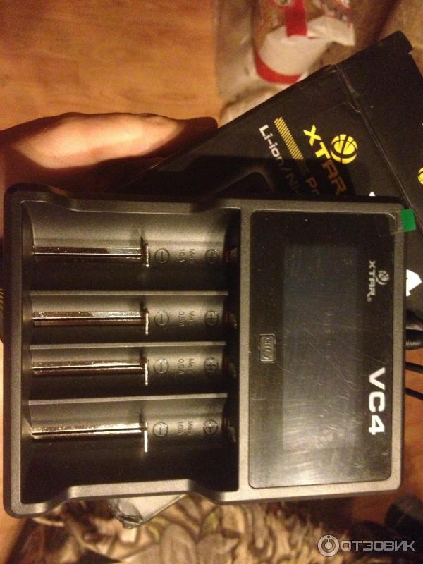 внешний вид зарядного устройства xtar vc4