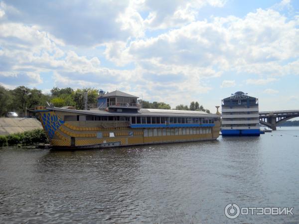 Водная прогулка по Днепру (Украина, Киев) фото