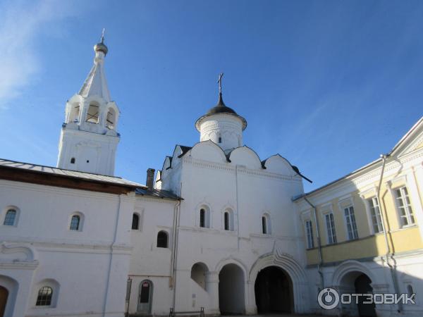 Надвратный храм