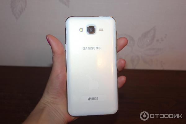 Смартфон Samsung J700H Galaxy J7 фото