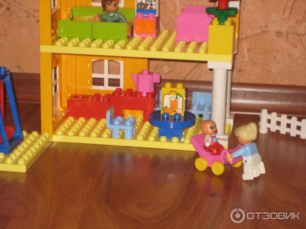 Конструктор Lego Duplo Дом для семьи фото