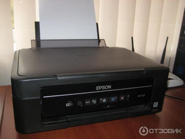 Струйное МФУ Epson Expression Home XP-207 фото