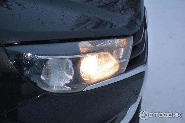Автомобиль ВАЗ Lada Vesta седан фото