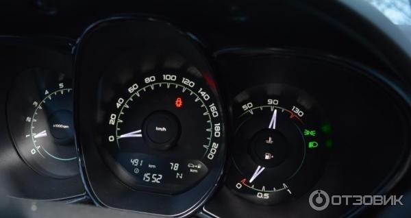 Автомобиль ВАЗ Lada Vesta седан фото