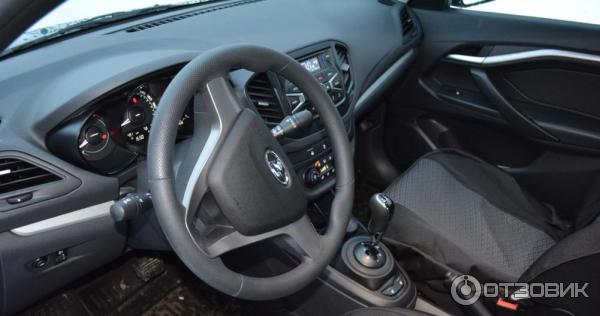 Автомобиль ВАЗ Lada Vesta седан фото