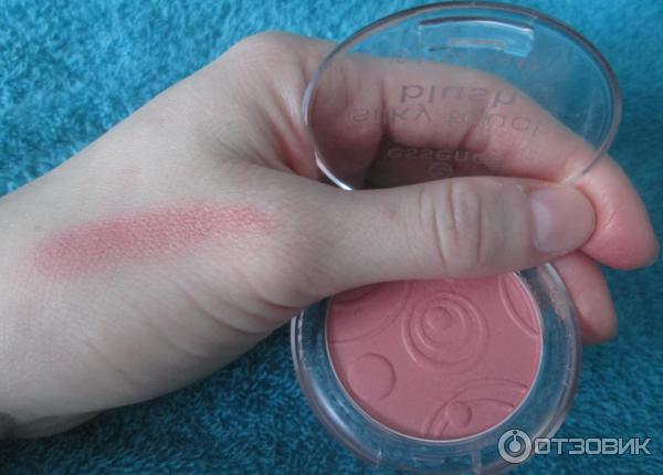 Румяна компактные Essence Silky touch blush фото