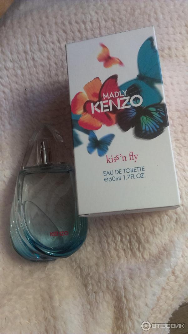 Флай 80. Туалетная вода женская Kenzo Kiss Fly 50 мл. Кензо Кисс энд Флай. Kenzo Madly пробник в темно-синей упаковке. Туалетная вода Kenzo Madly Kenzo Kiss 'n Fly.