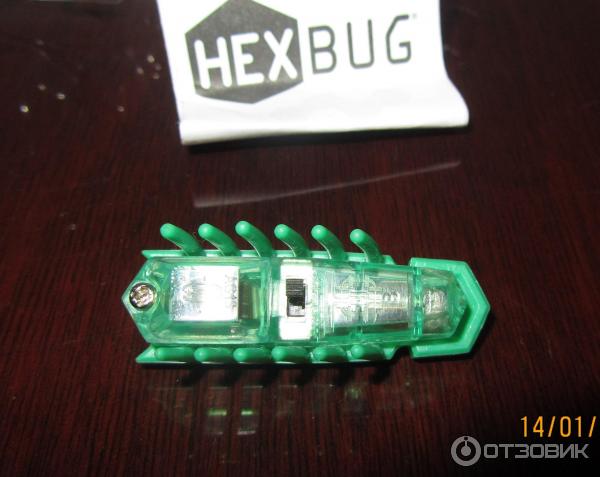 Мини робот Hexbug вид снизу.