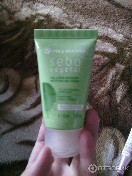 Дневной матирующий крем-гель Yves Rocher Sebo Vegetal Matifying Cream Gel фото