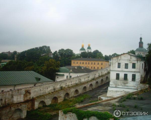 Лаврские стены
