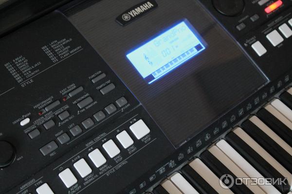 Синтезатор Yamaha PSR-E423 фото