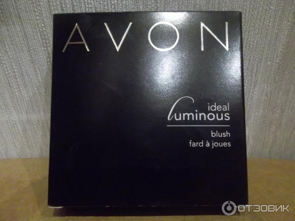 Румяна компактные Avon Ideal Luminous Нежное сияние фото