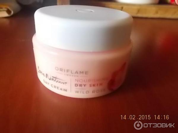 Дневной крем для лица Oriflame Love Nature Шиповник фото