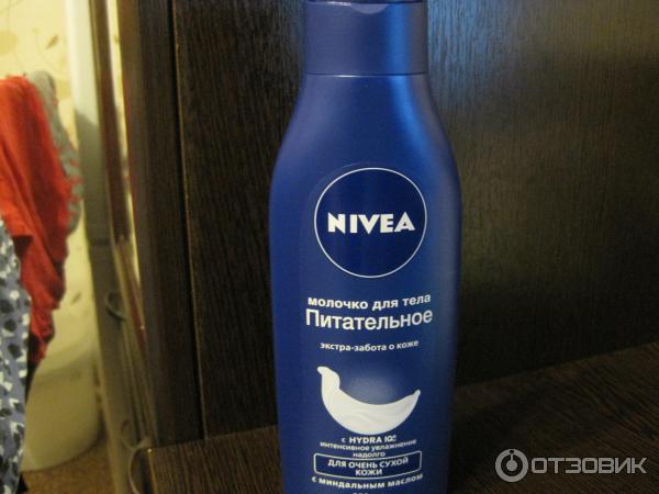 Питательное молочко для тела Nivea Для очень сухой кожи с миндальным маслом фото