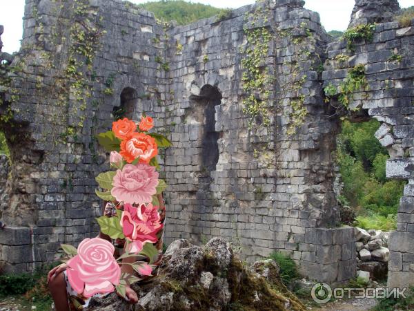 Бзыбский храм абхазия фото Отзыв о Бзыбский храм-крепость (Абхазия, Гагрский район) Руины среди которых мож