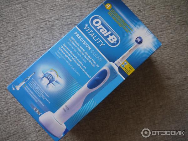 Электрическая зубная щетка Braun Oral-B Vitality Precision Clean фото