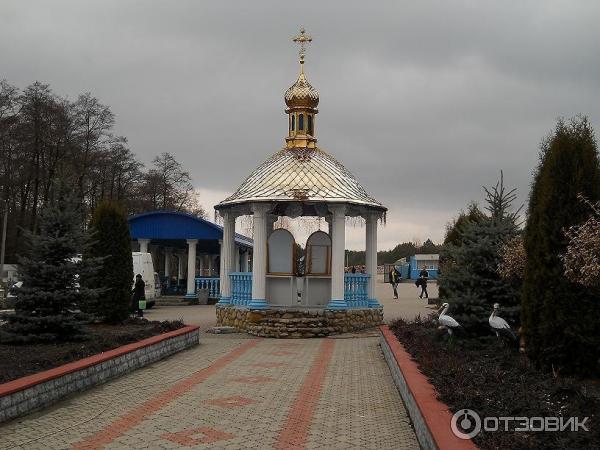 Почаевская лавра. Источник Св. Анны (Украина, Почаев) фото