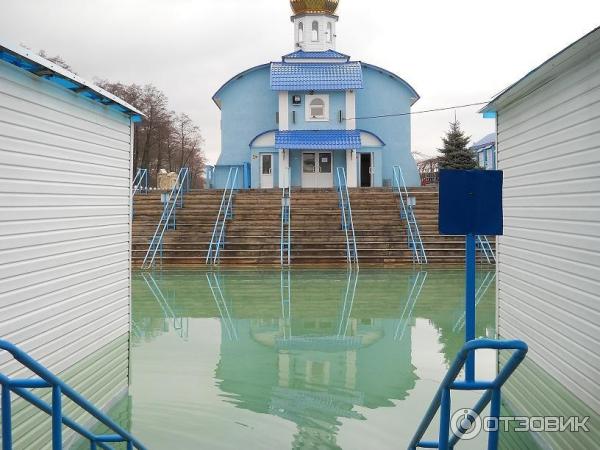 Почаевская лавра. Источник Св. Анны (Украина, Почаев) фото