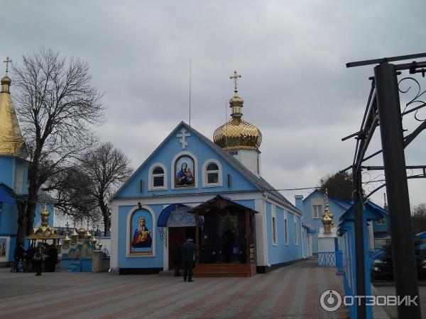 Почаевская лавра. Источник Св. Анны (Украина, Почаев) фото