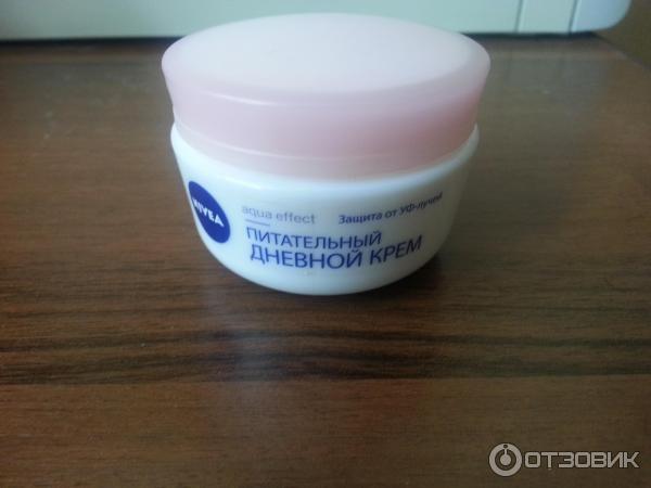 Дневной крем для лица Nivea Aqua Effect Питательный для сухой кожи фото