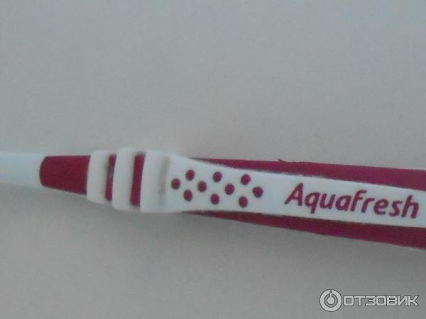 Зубная щетка Aquafresh Extreme Clean фото