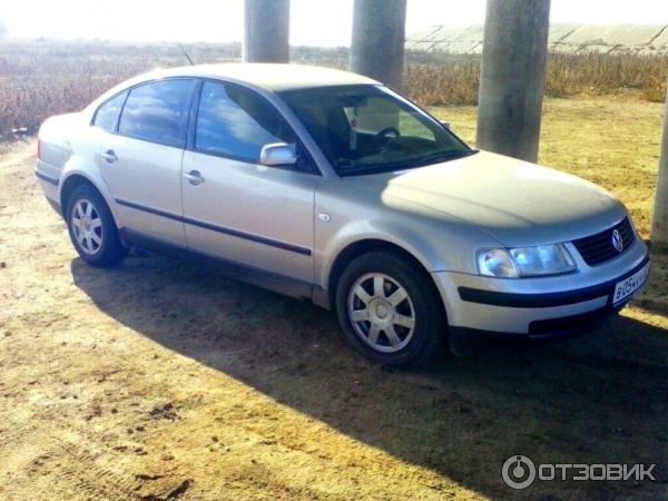 Автомобиль Volkswagen Passat B5 седан фото