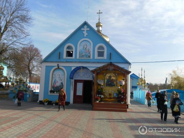 Почаевская лавра. Источник Св. Анны (Украина, Почаев) фото