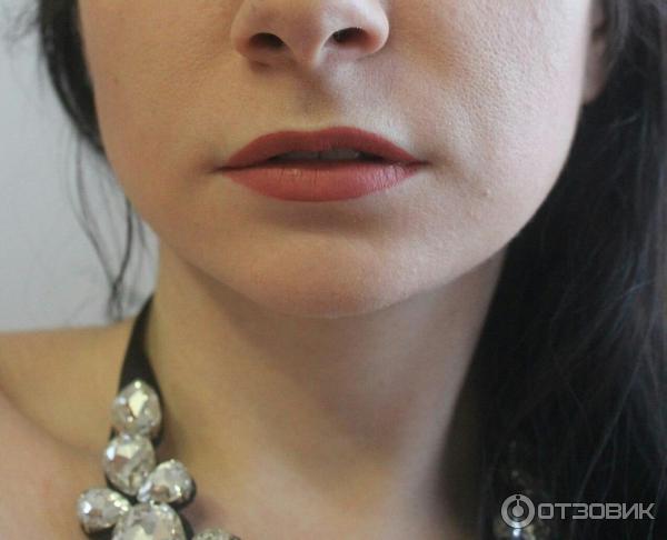 Стойкая помада Long Lasting Lip Gloss фото