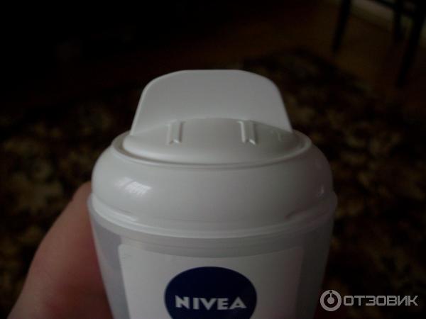 Антиперспирант Nivea Невидимая защита. Для черного и белого стик фото