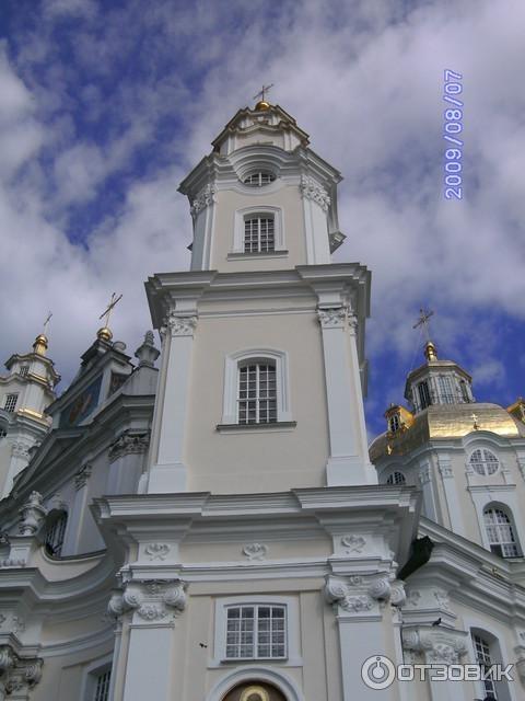 Почаевская лавра. Источник Св. Анны (Украина, Почаев) фото