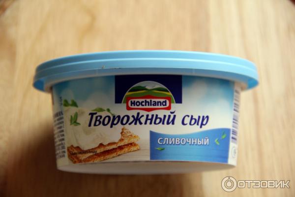 Творожный сыр в красно белом фото