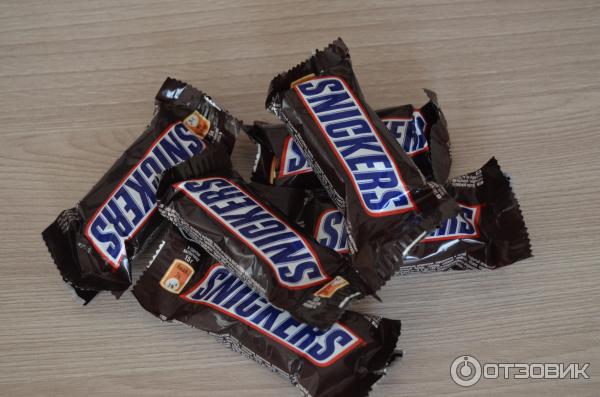 Конфета сникерс вес 1 конфеты. Snickers Minis 1шт. Конфеты Сникерс мини. Сникерс маленькие конфетки. Конфета Сникерс вес 1 шт.