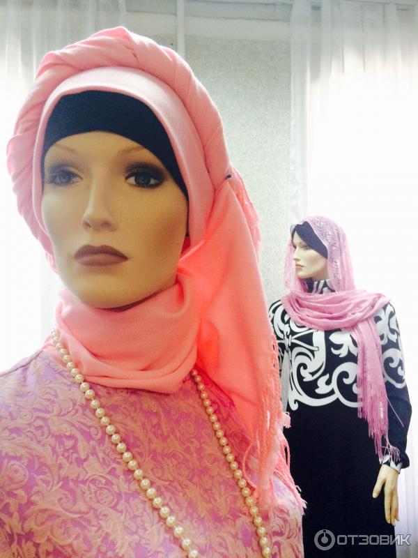 Мусульманская одежда для женщин в казани. Мусульманская одежда казань. Мусульманское платье. Мусульманские платья в казани на парижской коммуне. Мусульманская одежда казань для женщин.