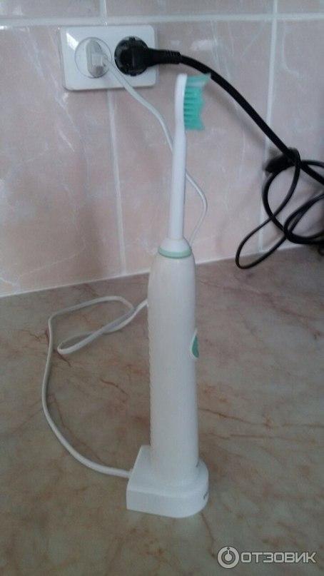 Электрическая зубная щетка Philips Sonicare HX6511 фото