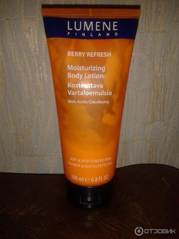 Лосьон для тела Lumene Berry Refresh Moisturizing Body Lotion фото