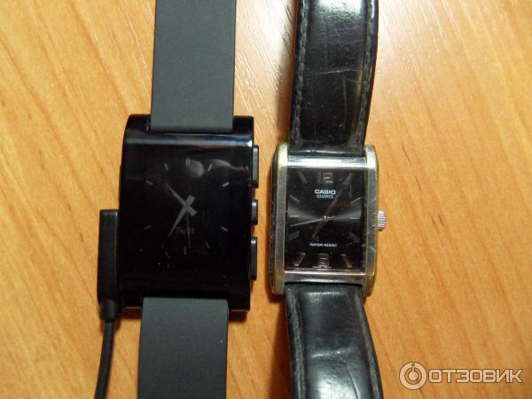 Умные часы Pebble Watch фото