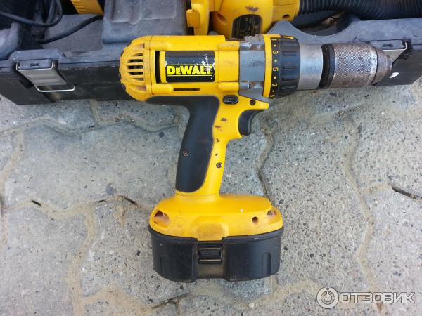 Набор аккумуляторного инструмента Dewalt DCK450 фото