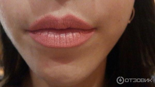 Стойкая помада-блеск для губ Max Factor Lipfinity Lip Colour фото