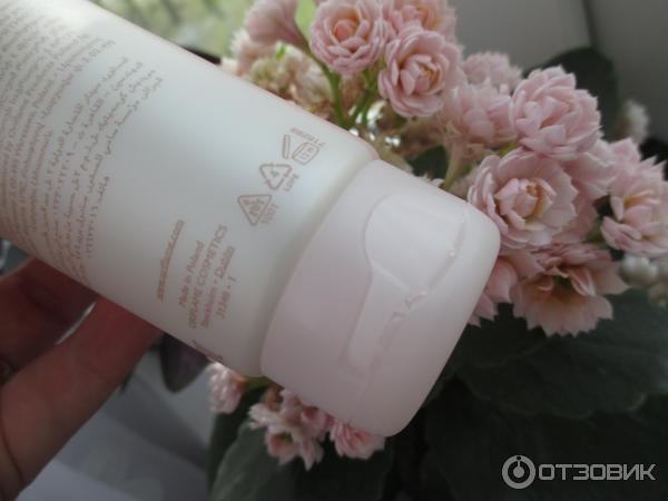 Защитный крем для рук Oriflame Нежность SoftCaress Protecting Hand&Nail Cream фото