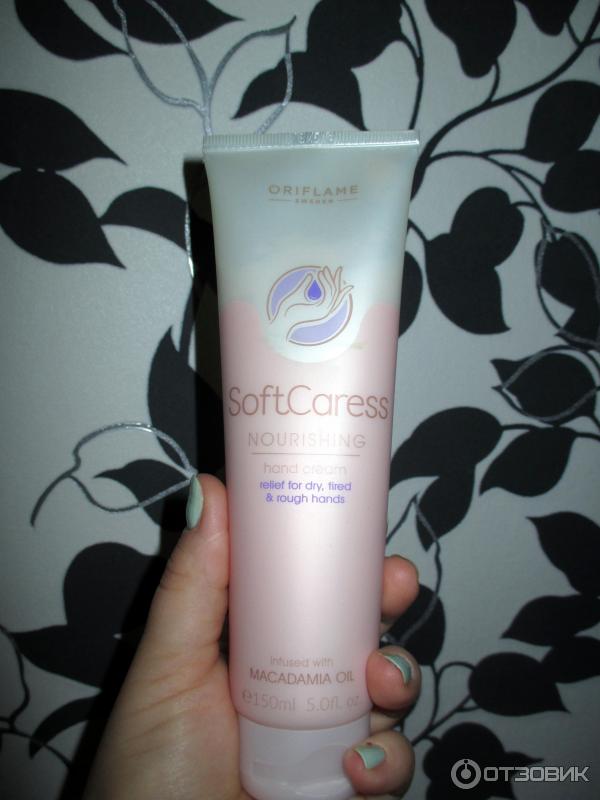 Защитный крем для рук Oriflame Нежность SoftCaress Protecting Hand&Nail Cream фото